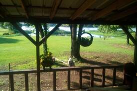 Jewett House | Cozy Lake View Cottage on Lake Limestone Romantic