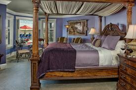 Touchet Bed & Breakfast | Greek Suite - Cameo Heights Mansion