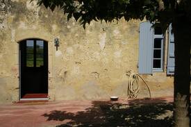 Poudenas Bed & Breakfast | Cottage on Gascon country estate