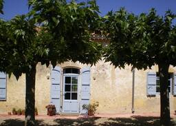 Poudenas Bed & Breakfast | Cottage on Gascon country estate