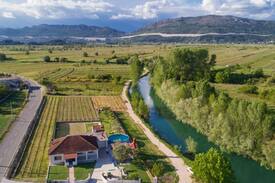 Stasevica House | Two bedroom house with terrace Staševica, Neretva Delta - Ušće Neretve (K-17672)