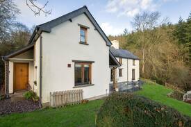 Westbrook Court House | Idyllic rural B&B -couple, family & group friendly
