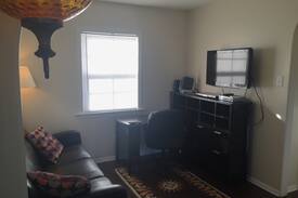 Magnolia Park House | Private Burbank Bungalow Guesthouse