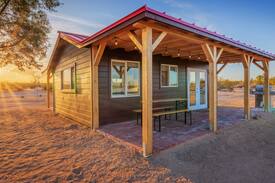Joshua Tree House | Bell Cabin - Romantic Couples Retreat w/ hot tub