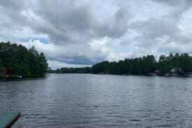 East Wakefield House | Belleau Lake Waterfront, Family and Pet Friendly!