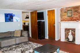 Esplanade Ridge Apartment | Esplanade, FQ, City Park w/ Swimming Pool