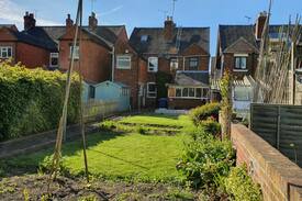 Uttoxeter House | Two bed house near Alton Towers and Peak District