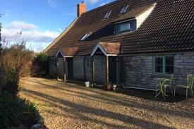 Hornblotton Green House | Farmhouse B&B - PERFECT FOR GLASTONBURY 2019