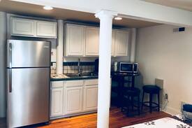 Historic Montford Apartment | Lovely Montford studio, walkable to downtown AVL!