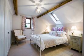 Westbrook Court House | Idyllic rural B&B -couple, family & group friendly