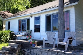 Lion's Head Cabin | Wee Leo: Waterfront Cabin, in Lion's Head Harbour