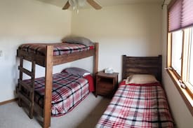 Carbon County House | Miracle Mile Retreat House