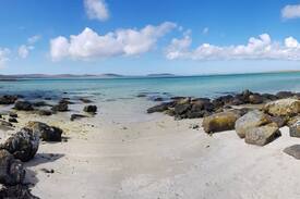 Isle of North Uist House | Vallay sands B&B
