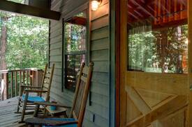 Blairsville Cabin | Dancing Creek at Paradise Hills Winery Resort