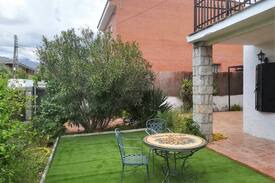 Soto del Real Villa | Chalet con jardín en Soto del Real (8 pax)