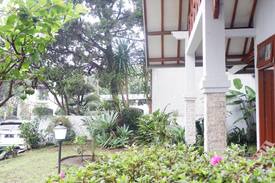 Bandung House | Green Cozy House in Dago Bandung / Rumah Asri Dago