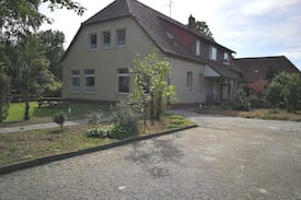 Butjadingen Apartment | Ferienwohnung - Alte Schule - Ruhwarden