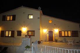 Vespella de Gaia House | Casa Pilarin