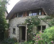 Teffont Evias Cabin | 3-bed Thatched Cottage nr Salisbury & Stonehenge
