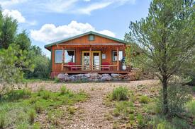 Seligman Cabin | "Rustic Charm" Cozy Cabin Near Grand Canyon