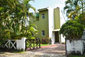 Raichak House | Villá de Ganges