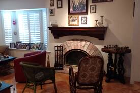 Chatsworth House | Rooms in a nice Family Townhome!