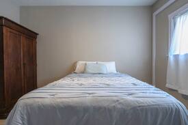 Grogan's Mill Apartment | Restful Haven, The Woodlands full kitchen/laundry