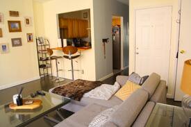 Harlem Apartment | Bright Apartment in Historical Harlem