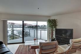 Old Town Chinatown Apartment | Pearl District Waterfront Condo w/parking