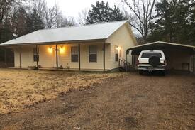 Pope House | Enid lake stay while you fish the lake