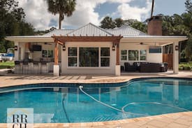 Melrose House | Lakefront luxury