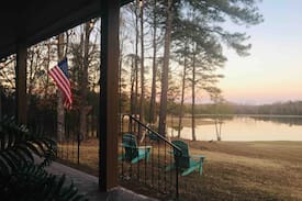 Tupelo Cabin | The Lakehouse at Colline Rouge (Red Hill)