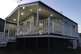 Tuross Head Cabin | Stone’s Throw Cottage - Beach front, pet friendly