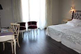 Nambroca Hotel | HOTEL VILLA NAZULES HIPICA SPA****