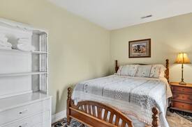 Gray Summit House | 4 Bedroom Gray Summit Guest House - Pet Friendly