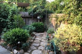 Davis Apartment | The Garden Apartment - Old E. Davis