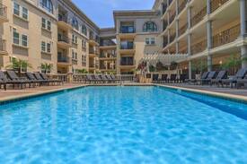 Historic Core Apartment | Broadway Palace Apartments