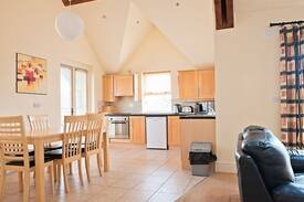 Mountshannon House | Lakeside View Holiday Home No. 16, Mountshannon, Co. Clare - 3 Bedrooms sleeps 5/6