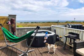 Coolbeg Cross House | Wicklow beachfront and walking distance lake