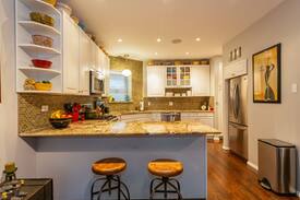 Uptown Apartment | Uptown Gem-Private Room & Bathroom-Free Parking