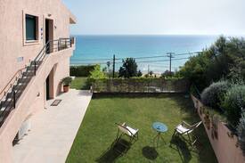 Parelia House | glyfada suites houses sea view