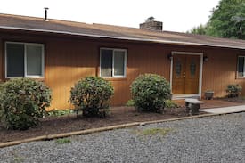 Starford Villa | Raspberry Retreat House Clymer Pennsylvania