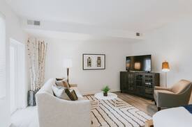 Town Center Apartment | WhyHotel | Luxury Studio