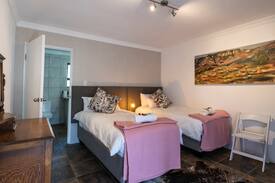 Himeville Apartment | Oak cottages- Glencairn Farm