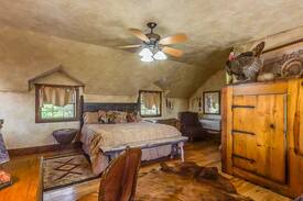Bandera Villa | Last Outpost | Ranch House | Bandera | Vacation