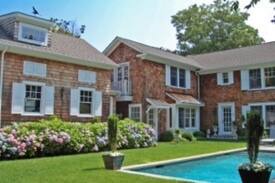 Village of East Hampton House | NEW LISTING: HEART OF EAST HAMPTON VILLAGE, CLOSE TO DOWNTOWN, EAT-IN KITCHEN, GUNITE POOL