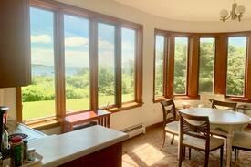 Katama House | ★Waterfront Cottage in Katama★PRIVATE Beach ★