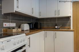 Tenterden House | Little Cartref, light, airy, contemporary bungalow