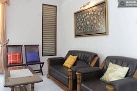 Central Yogyakarta House | Regol-Ijo@CityCenter (LargeRoom 1)