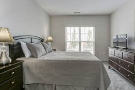 Springfield Apartment | Spacious 2 Bedroom 2 Bathroom Springfield